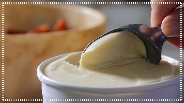 Video Reference: Food, Cuisine, Dish, Ingredient, Natillas, Aioli, Dessert, Crème anglaise, Dairy, Cream