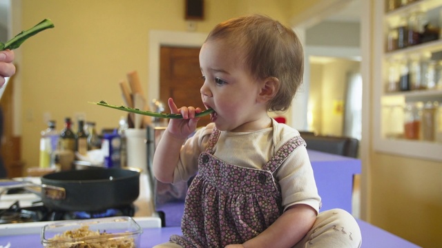 Video Reference: Child, Toddler, Eating, Food, Meal, Room, Vegetarian food, Fast food, Baby