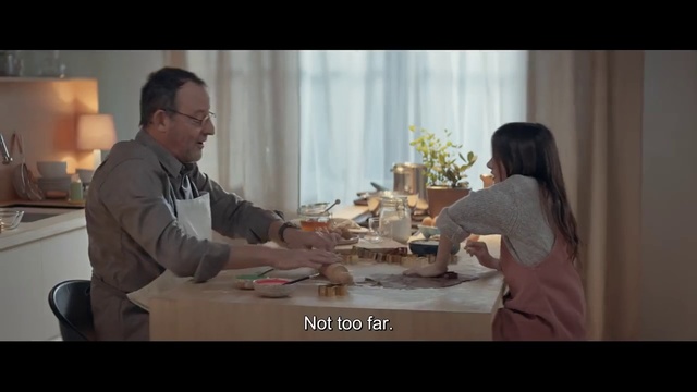 Video Reference: Conversation, Interaction, Sitting, Human, Fun, Table, Adaptation, Textile, Event, Photo caption