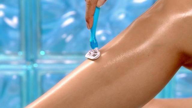 Video Reference: Water, Skin, Leg, Arm, Joint, Human leg, Muscle, Close-up, Hand, Finger