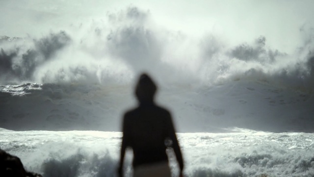 Video Reference: wave, water, sky, cloud, wind wave, sea, ocean, geological phenomenon, freezing, atmosphere, Person