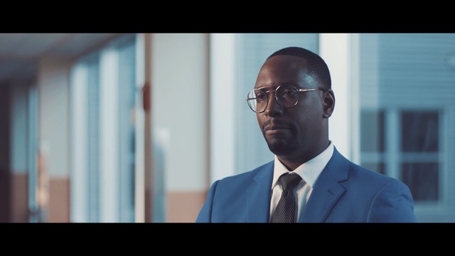 Video Reference: Eyewear, Glasses, White-collar worker, Gentleman, Businessperson, Adaptation, Suit, Job, Vision care, Person
