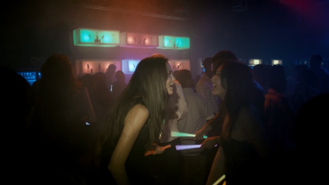Video Reference: Disco, Nightclub, Fun, Music venue, Event, Crowd, Music, Party, Darkness, Room