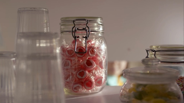 Video Reference: Mason jar, Glass, Food storage containers, Drinkware, Glass bottle, Tableware, Bottle, Transparent material, Home accessories