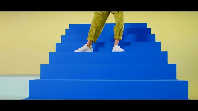Video Reference: Blue, Yellow, Electric blue, Animation, Rectangle, World, Illustration, Person