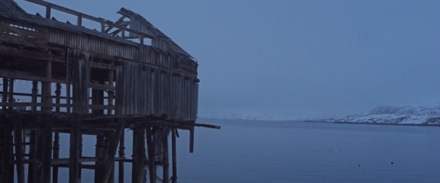 Video Reference: Sky, Atmospheric phenomenon, Sea, Pier, Calm, Architecture, House, Ocean, Fog, Winter