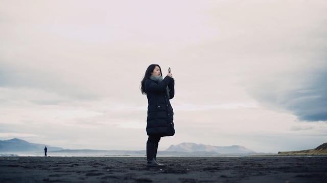 Video Reference: sea, sky, cloud, standing, ocean, girl, vacation, water, horizon, beach, Person