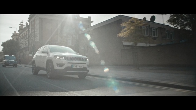Video Reference: Land vehicle, Vehicle, Car, Automotive design, Sport utility vehicle, Range rover evoque, Range rover, Mid-size car, Photography