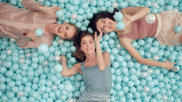 Video Reference: Aqua, Turquoise, Balloon, Smile, Fun, Party supply, Photography, Happy, Child, Turquoise