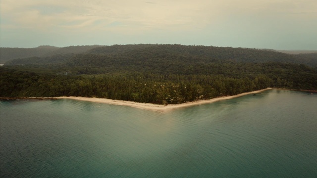 Video Reference: Water resources, Body of water, Water, Reservoir, Natural landscape, Lake, Aerial photography, River, Bank, Inlet