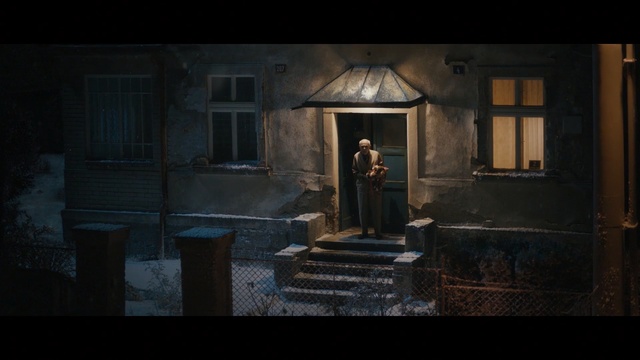 Video Reference: Darkness, Screenshot, Digital compositing, Adventure game, Photography, Fiction, Scene, Room, Midnight, Pc game, Person