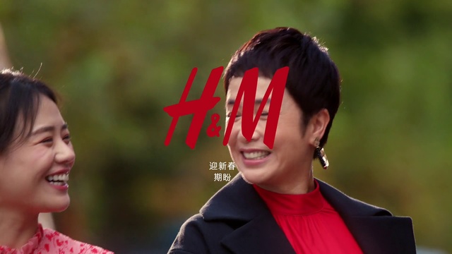 Video Reference: Red, Hairstyle, Forehead, Smile, Tradition, Photography, Costume, Black hair, Ear, Person