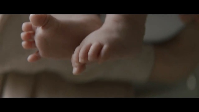 Video Reference: Leg, Foot, Toe, Human leg, Skin, Close-up, Sole, Arm, Nail, Barefoot