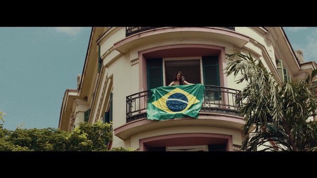 Video Reference: Architecture, Daytime, Sky, Eye, House, Real estate, Building, Tree, Photography, Home