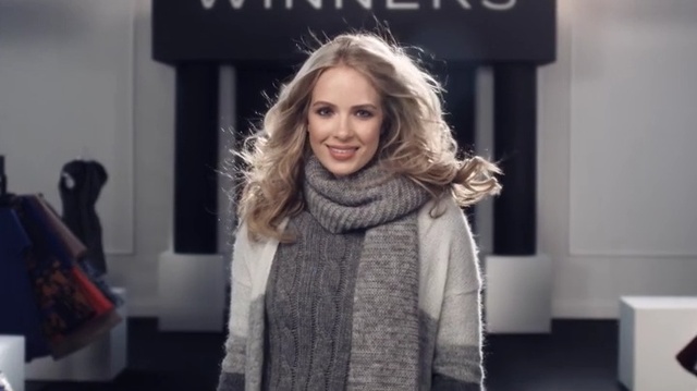 Video Reference: Hair, Blond, Street fashion, Beauty, Fashion, Hairstyle, Fur, Lip, Lady, Long hair, Person