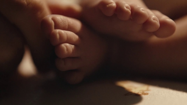 Video Reference: Foot, Leg, Toe, Skin, Sole, Hand, Nail, Finger, Human leg, Close-up