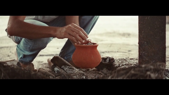 Video Reference: container, vessel, bucket