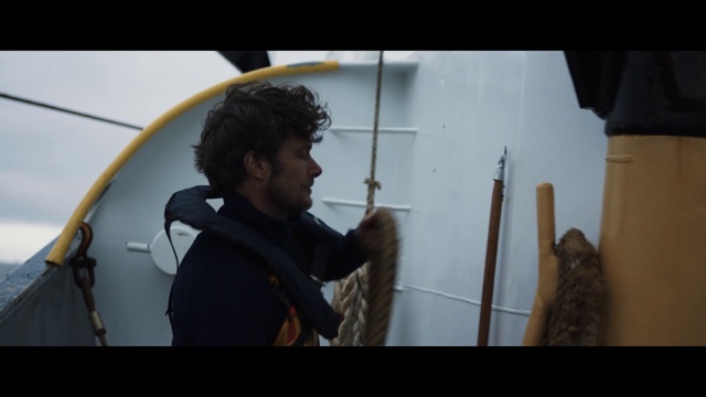 Video Reference: Human, Photography, Person, Indoor, Looking, Man, Front, Woman, Standing, Mirror, Young, Holding, Wearing, White, Screen, Reflection, Cat, Kitchen, Human face