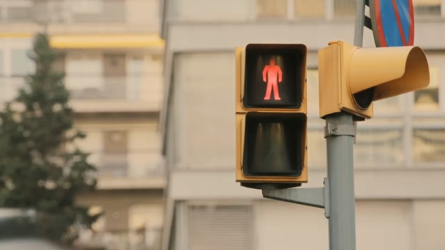 Video Reference: traffic light, signaling device, light fixture