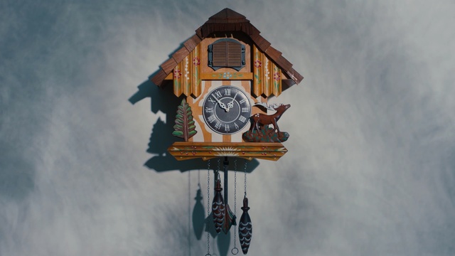 Video Reference: Clock, Cuckoo clock, Wall clock, Furniture, Home accessories, Pendulum, Interior design, Quartz clock