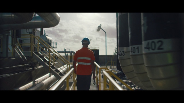 Video Reference: Photograph, Snapshot, Mode of transport, Photography, Pc game, Architecture, Screenshot, Movie, Vehicle