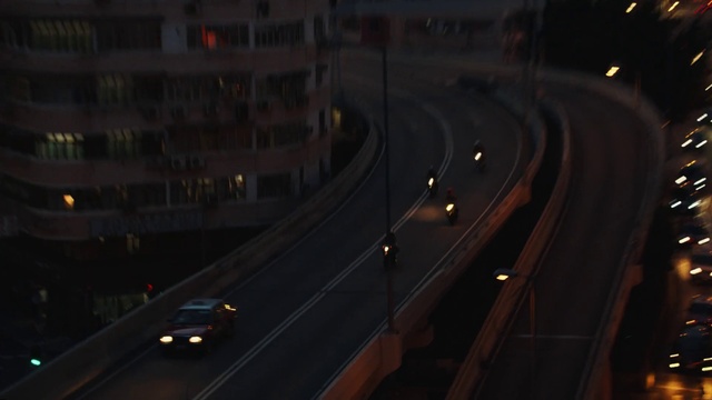 Video Reference: Road, Highway, Metropolitan area, Freeway, Night, Urban area, Lane, Light, Mode of transport, Infrastructure