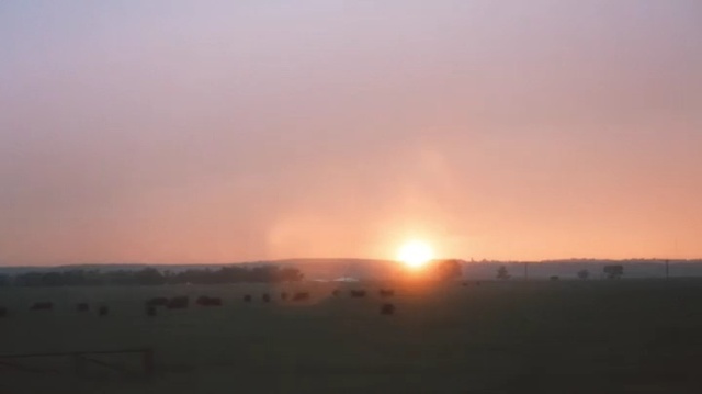 Video Reference: Sky, Horizon, Atmospheric phenomenon, Sunrise, Sun, Morning, Sunset, Evening, Ecoregion, Cloud