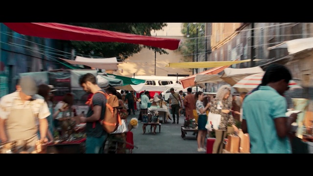 Video Reference: Market, Bazaar, Marketplace, Public space, People, Crowd, City, Town, Human settlement, Flea market, Person