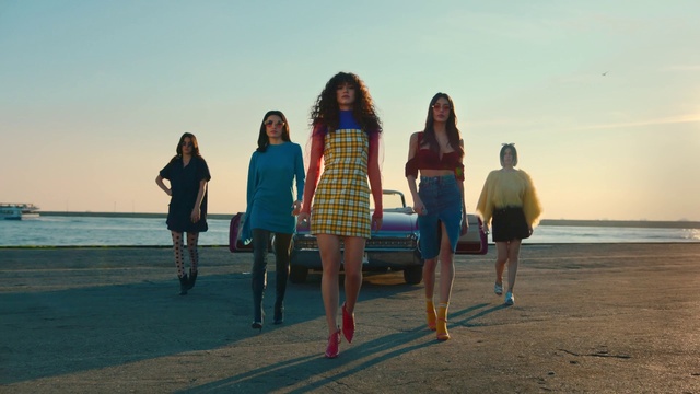 Video Reference: People on beach, People in nature, Fun, Vacation, Sea, Beach, Summer, Friendship, Tourism, Leisure