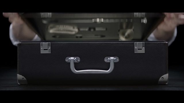 Video Reference: technology, electronic instrument, guitar amplifier, product, electronics, multimedia, electronic device, computer hardware, bumper, handbag