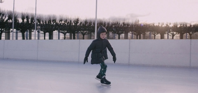 Video Reference: Ice skating, Ice skate, Skating, Snow, Winter, Recreation, Sports equipment, Ice rink, Freezing, Ice
