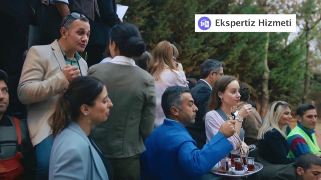 Video Reference: People, Event, Community, Crowd, Conversation, Tourism, Leisure, Lunch, Gesture, Eating