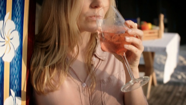 Video Reference: Blond, Drink, Water, Alcohol, Drinking, Glass, Hand, Wine glass, Long hair, Brown hair