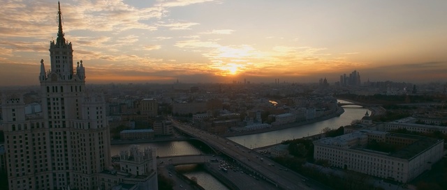 Video Reference: cityscape, city, sky, landmark, skyline, urban area, metropolis, metropolitan area, dawn, skyscraper, Person