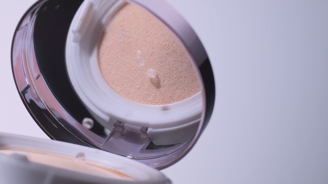 Video Reference: face powder, powder, toiletry, makeup, cosmetic, cup, coffee, drink, beverage, breakfast, caffeine, espresso, mug, brown, morning, saucer, hot