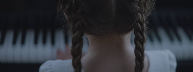 Video Reference: Hair, Hairstyle, Face, Long hair, Neck, Chin, Beauty, Skin, Back, Braid