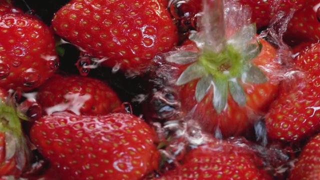 Video Reference: Natural foods, Strawberry, Strawberries, Fruit, Frutti di bosco, Berry, Food, Accessory fruit, Plant, Superfood