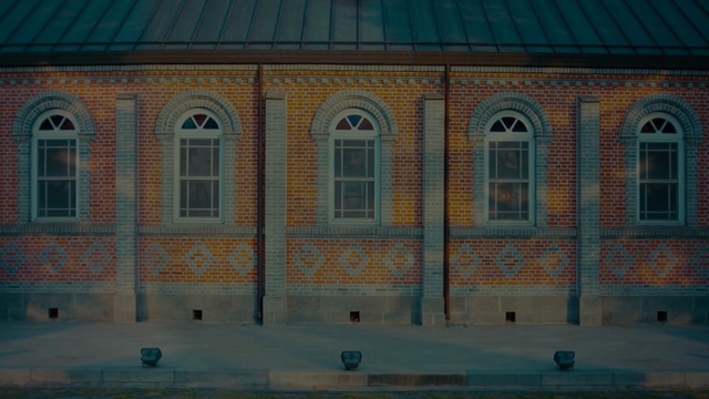 Video Reference: landmark, wall, architecture, structure, window, building, facade, brick, symmetry, arch