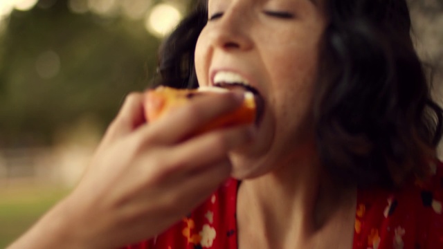 Video Reference: Eating, Junk food, Mouth, Lip, Food craving, Long hair, Food, Fast food