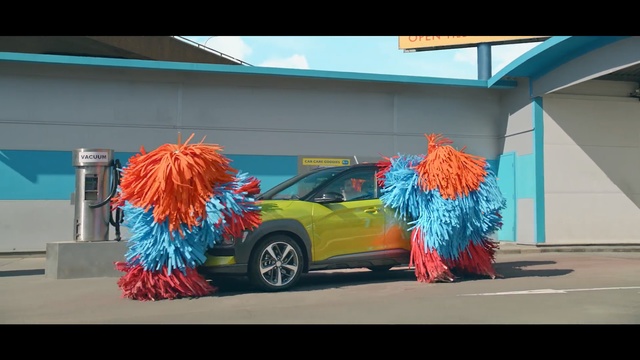 Video Reference: Vehicle, Car, Automotive cleaning, Automotive care, Automotive design, Luxury vehicle, Service, Architecture, Vehicle door, Crossover suv