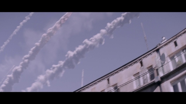 Video Reference: Sky, Cloud, Daytime, Atmosphere, Cumulus, Line, Architecture, Meteorological phenomenon, Urban area, Geological phenomenon