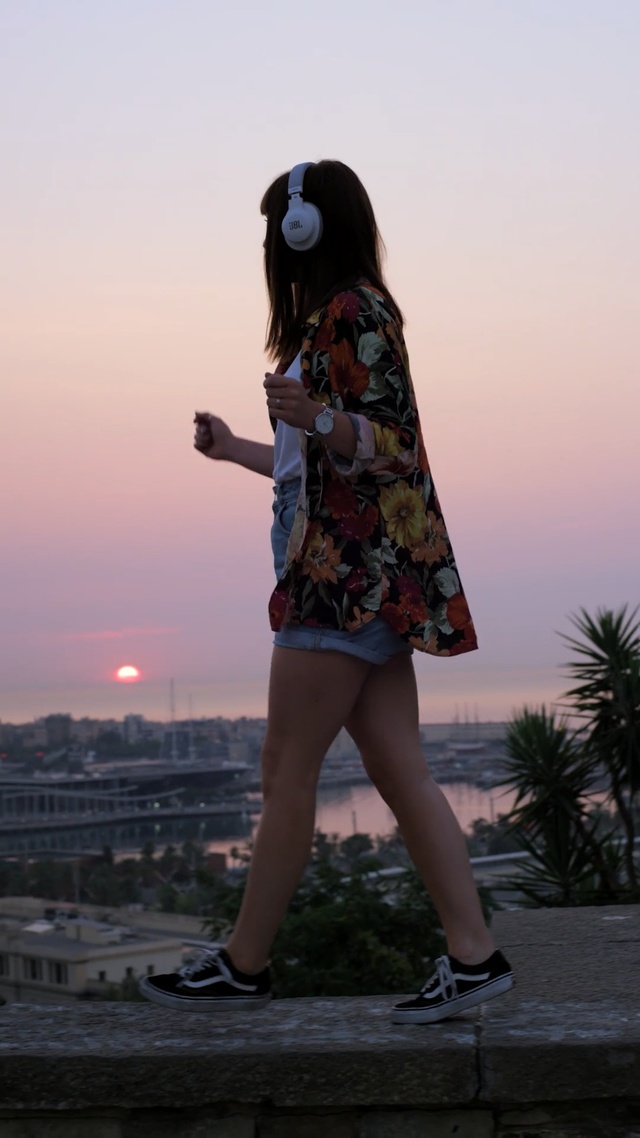 Video Reference: Clothing, Beauty, Leg, Snapshot, Fashion, Photography, Human leg, Dress, Street fashion, Black hair