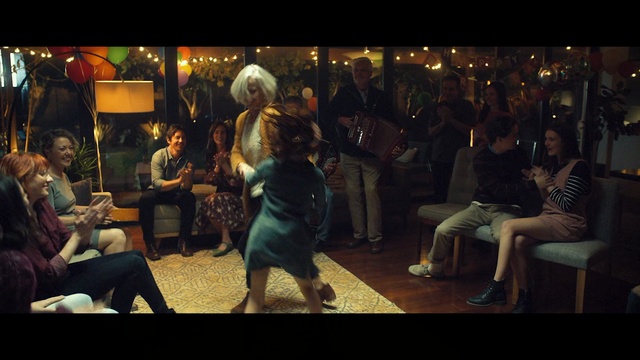 Video Reference: night, crowd, interaction, darkness, screenshot, fun, event, scene, girl, audience