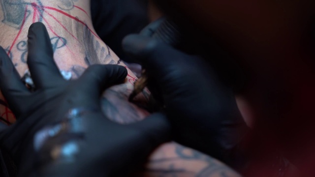 Video Reference: Black, Skin, Hand, Finger, Arm, Leg, Mouth, Nail, Muscle, Thumb