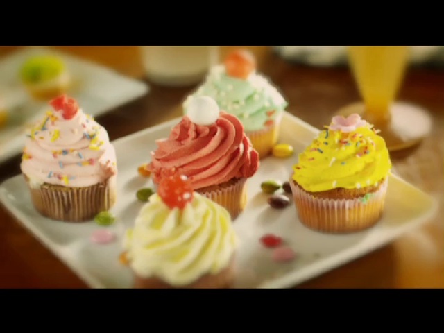 Video Reference: Food, Cake decorating, Ingredient, Cake decorating supply, Baking cup, Recipe, Cake, Baked goods, Cuisine, Cupcake
