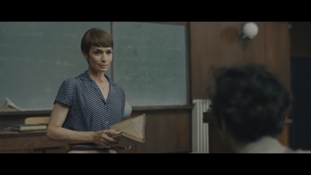 Video Reference: Photograph, Facial expression, Sitting, Lady, Head, Conversation, Snapshot, Hairstyle, Fun, Screenshot, Person