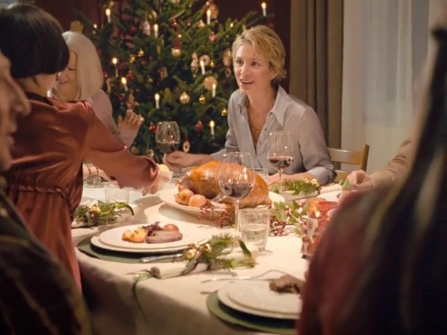 Video Reference: meal, food, supper, dish, brunch, cuisine, dinner, lunch, eating, thanksgiving dinner, Person