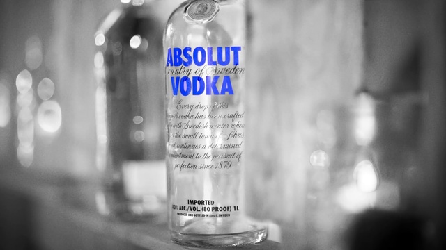 Video Reference: Drink, Vodka, Water, Absolut vodka, Alcoholic beverage, Distilled beverage, Alcohol, Bottle, Liqueur, Glass bottle