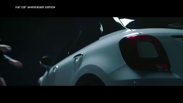 Video Reference: Land vehicle, Vehicle, Car, Mid-size car, Automotive design, Automotive exterior, Alloy wheel, Automotive lighting, Wheel, Personal luxury car