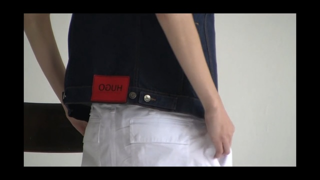 Video Reference: Waist, Belt, Shoulder, Arm, Abdomen, Trunk, Joint, Fashion accessory, Human body, Leather